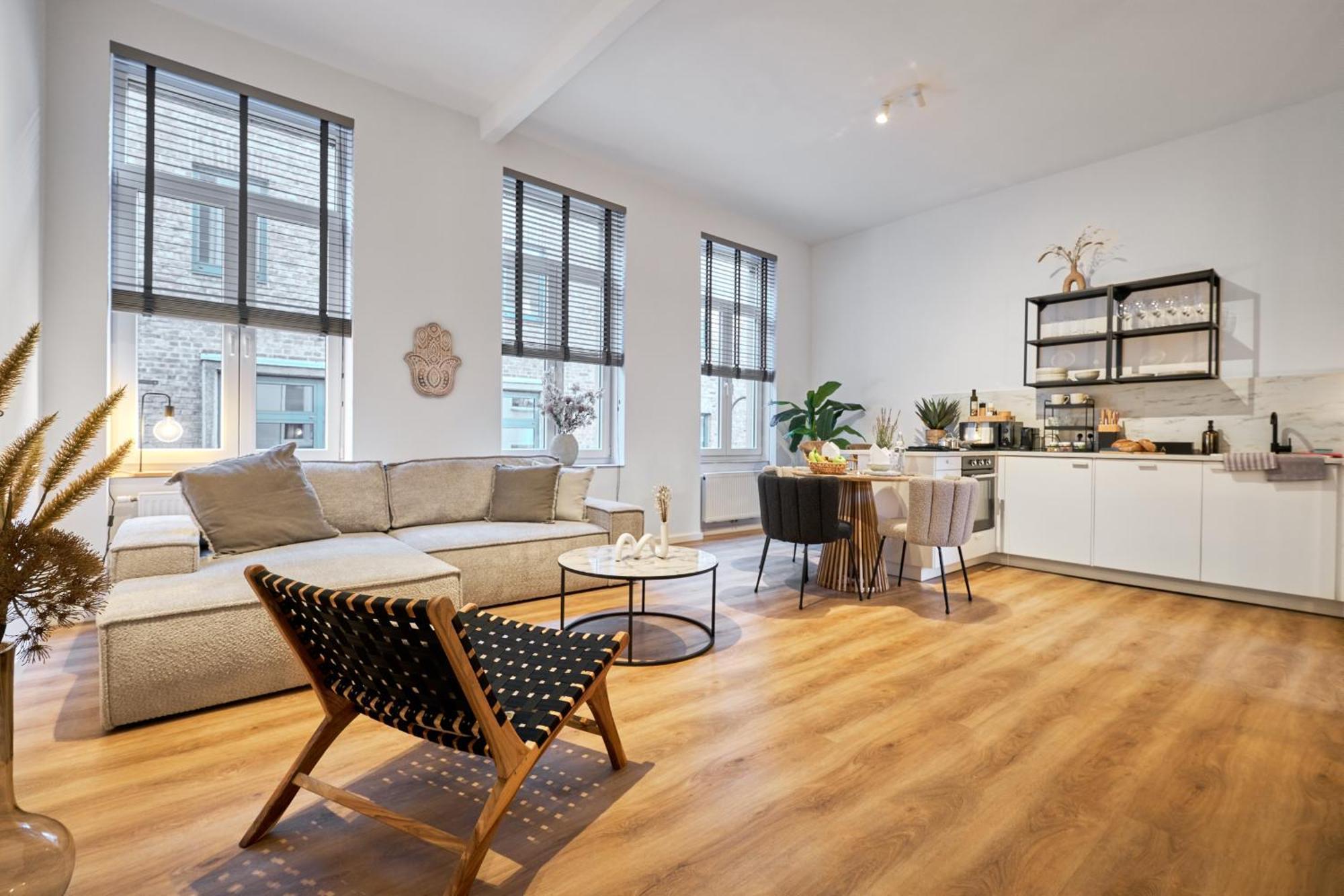 Park Avenue Apartments - Dom Mit Stil - Kueche - Parkplatz - Wlan - 65 Zoll Tv - Netflix Cologne Exterior photo